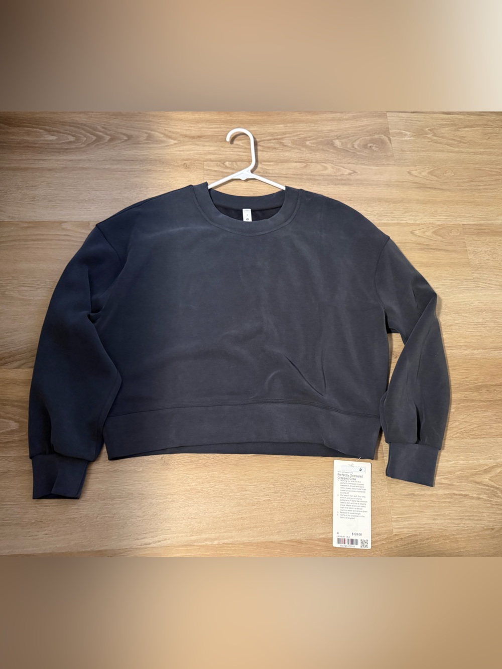 NWT lululemon Perfectly Oversized Cropped Crew in Black